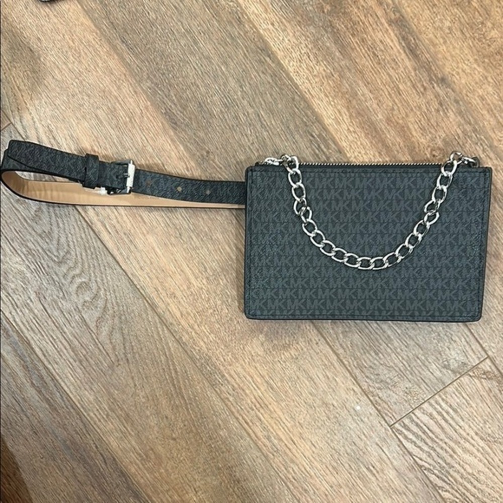 Michael‎ Kors Chain Belt Bag